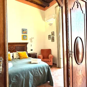 Residenza San Gregorio Nápoles